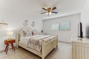 2 bedrooms, iron/ironing board, internet, bed sheets