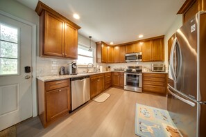 Fridge, microwave, stovetop, dishwasher - Cozy Ripley Apartment - 21 Mi to Downtown Erie! (Ripley)