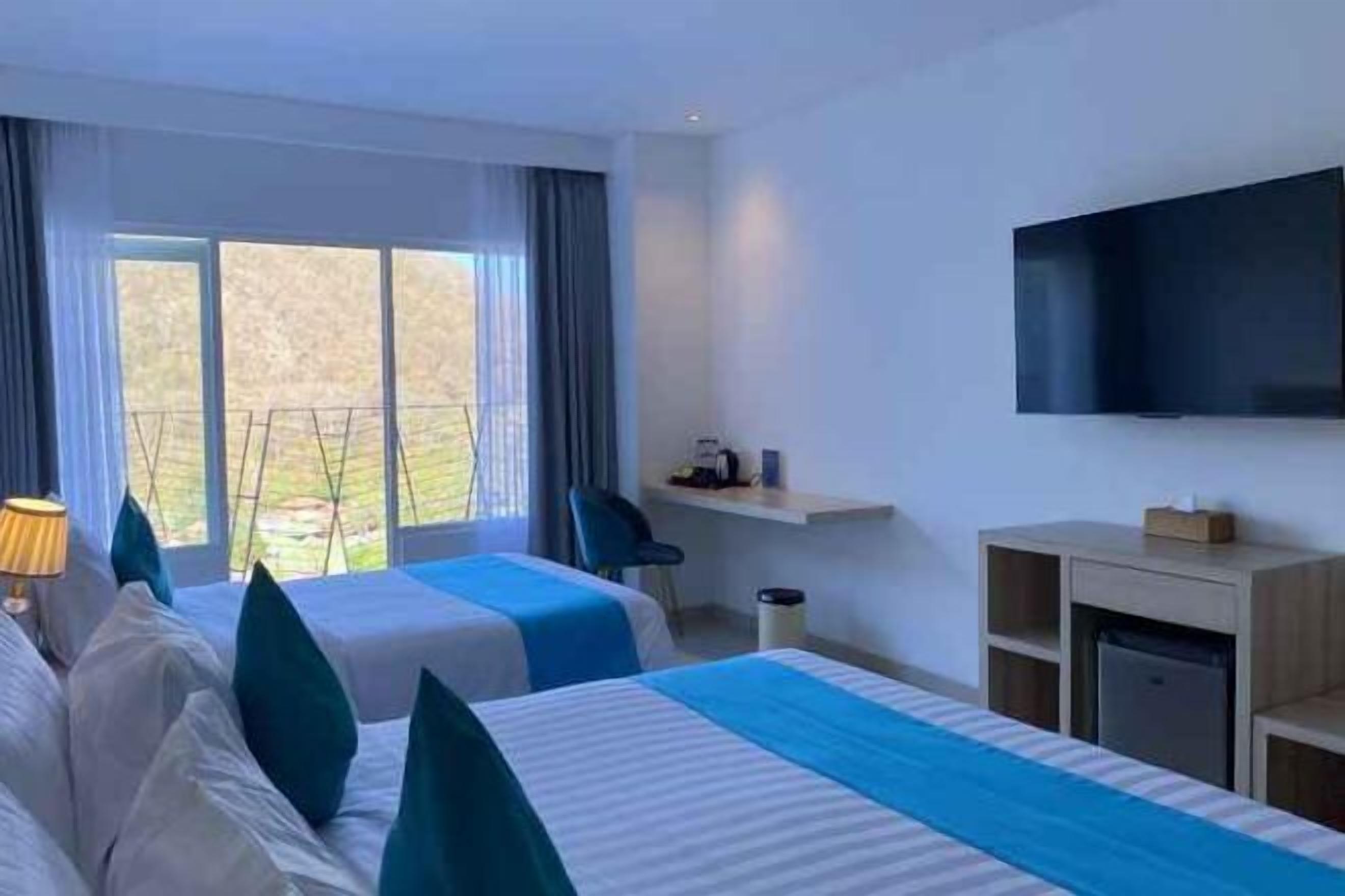 Premium bedding, minibar, in-room safe, desk
