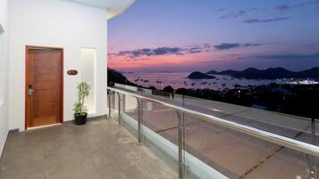 Cakrawala Suite | Terrace/patio
