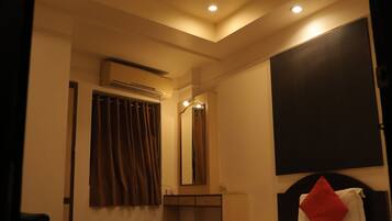 Single Room | Free WiFi, bed sheets