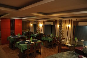 Restaurant - Hotel Gokul (Gandhidham)