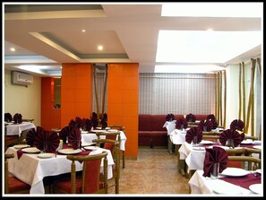 Restaurant - Hotel Gokul (Gandhidham)