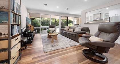 Gorgeous 2-Bed Townhouse with Patio, BBQ & Parking