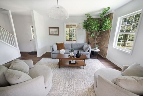 Charming Cottage w/ Incredible Views & Firepit