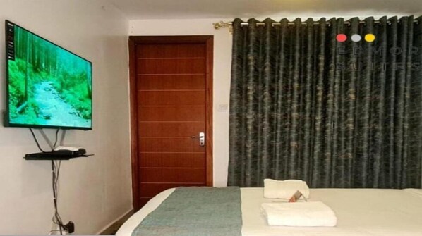 1 bedroom, WiFi, bed sheets - Luxury Living in Nairobi: Pool, Gym, Security, and More (Nairobi)