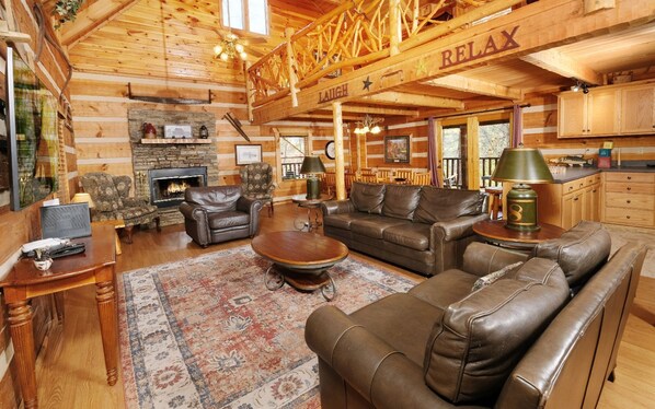 TV, fireplace, DVD player, video library - Hot Tub Soaks, Fireside Chats, Pool Tournaments, Cozy Cookouts & Nearby Attractions - Laughing Bear (Sevierville)
