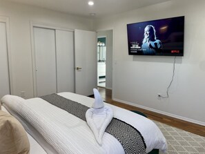 2 bedrooms, desk, iron/ironing board, free WiFi