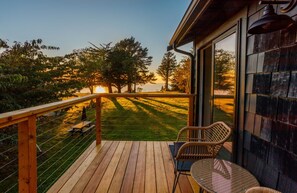Terrace/patio - Private Coastal Home with hot tub and ocean views! (Trinidad)