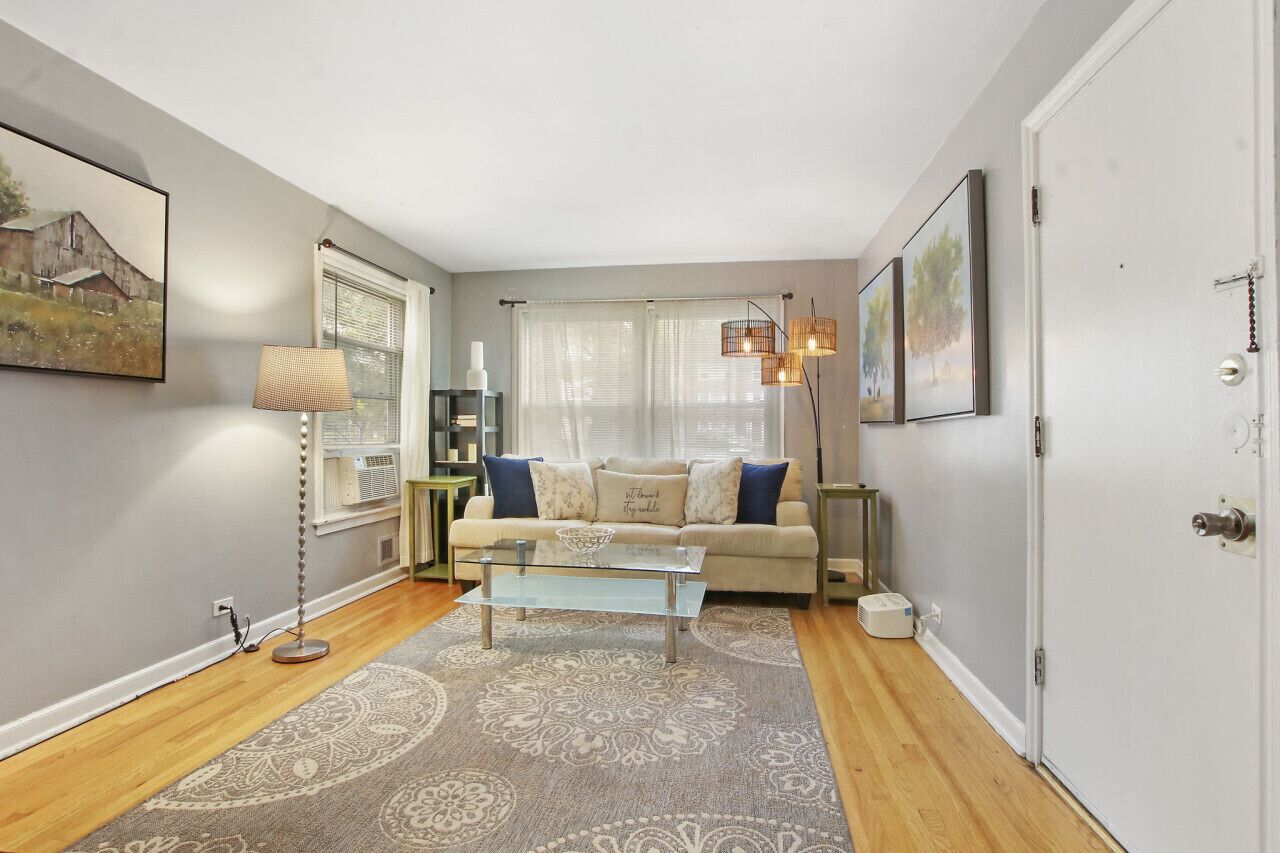 Lg. home by parks & lake in the heart of Evanston!