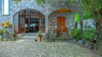 Façade de lâhĂ©bergement