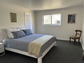 4 Schlafzimmer, Schreibtisch, Bügeleisen/Bügelbrett, kostenloses WLAN