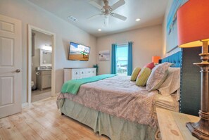 3 bedrooms, iron/ironing board, free WiFi, bed sheets - Priv Pool, Walk to Marina + Eateries, 3 Mins to Beach | Marlin Azul by AvantStay (Port Aransas)
