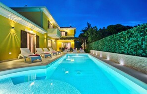 Pool - Gorgeous home in Pula (Pula)