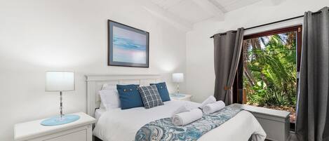 2 bedrooms, iron/ironing board