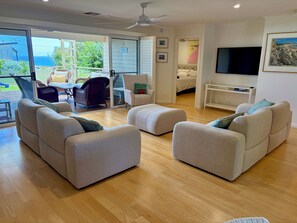 5 habitaciones, tabla de planchar con plancha y cuna de viaje 