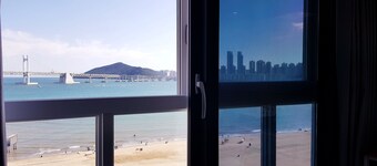 1 minute to the beach, emotional cafe street, permanent ocean view, new building