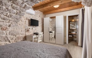 3 sovrum, värdeförvaringsskåp på rummet och strykjärn/strykbräda