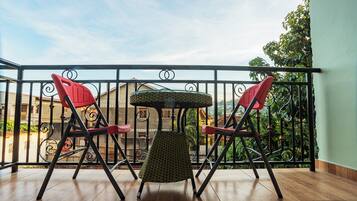 Deluxe-Doppelzimmer, Balkon, Gartenblick | Balkon