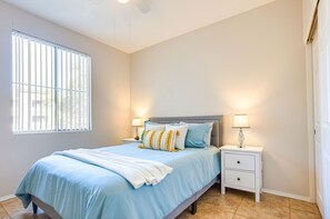 3 makuuhuonetta, silitysrauta/-lauta, Wi-Fi, vuodevaatteet