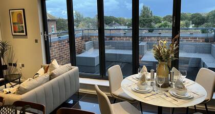 Stunning Luxury 3 Bed Penthouse Sleeps 2 to 6