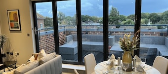 Stunning Luxury 3 Bed Penthouse Sleeps 2 to 6