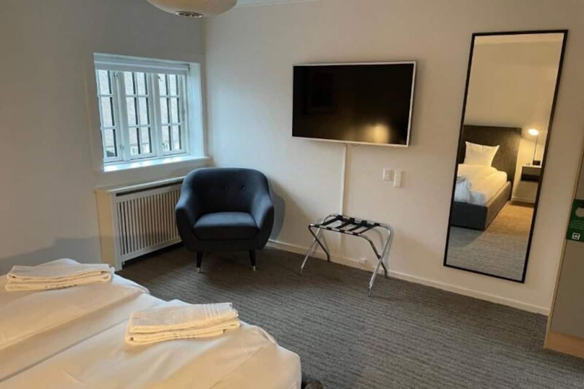 標準雙人房 | 房內夾萬、免費 Wi-Fi