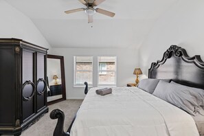 4 habitaciones, escritorio, tabla de planchar con plancha y wifi 