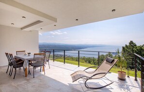 Outdoor dining - Gorgeous home in Opatija (Opatija)