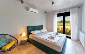 2 slaapkamers, een strijkplank/strijkijzer, reisbedje, gratis wifi