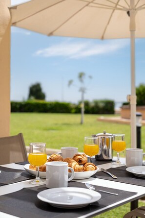 Outdoor dining - Alfresco Stays Mijas Costa Endless Sun (Mijas Costa)