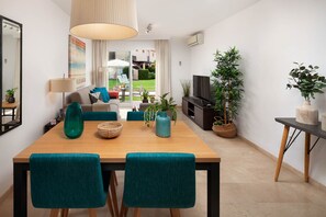 TV - Alfresco Stays Mijas Costa Endless Sun (Mijas Costa)
