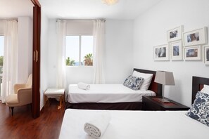 2 slaapkamers, een strijkplank/strijkijzer, gratis wifi, beddengoed