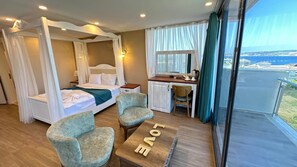 Luxury Room | In-room safe, desk, blackout drapes, free WiFi - Aden Butik Otel (Cesme)