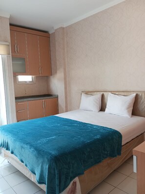 Standard Room | Free WiFi, bed sheets - Sultan Residence (Jakarta)