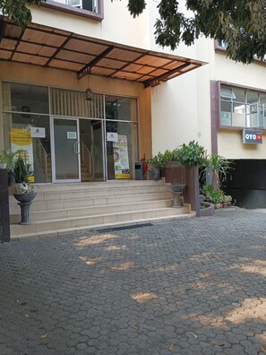 المنشأة من الخارج