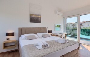 4 Schlafzimmer, Bügeleisen/Bügelbrett, Reisekinderbett, kostenloses WLAN