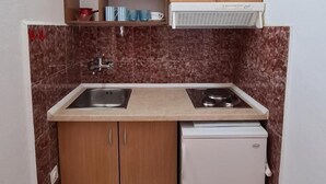Family Studio | Private kitchen - Olive Garden Apartments Petrovic (Becici)