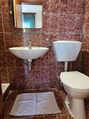 Bathroom - Olive Garden Apartments Petrovic (Becici)