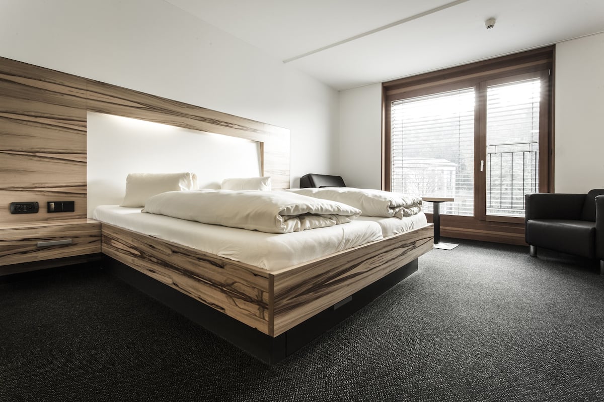 Ropa de cama hipoalergénica, escritorio y cortinas blackout
