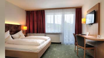 Traditional Double Room, Balcony | Hypo-allergenic bedding, desk, blackout curtains, iron/ironing board