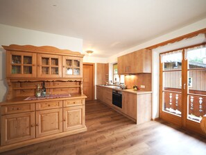 Geladeira, fogão, cooktop, lava-louças