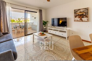 Smart TV, tenis de mesa y libros 