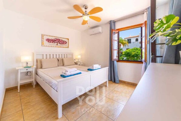2 bedrooms, iron/ironing board, travel cot, free WiFi