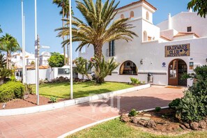 Exterior - Fairways Club Sky Suite - Panoramic Views & Heated Pool (Amarilla Golf)