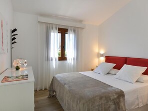 2 camere, una scrivania, accesso a Internet