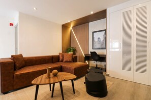 Interior - w *| Captivating 2BR in Miraflores (Miraflores)