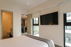 2 Schlafzimmer, Schreibtisch, Bügeleisen/Bügelbrett, WLAN