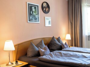 1 quarto, acesso à internet, roupa de cama