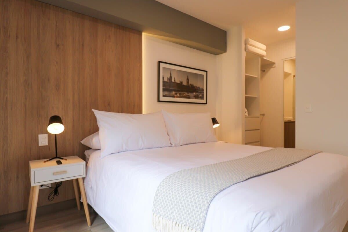 2 Schlafzimmer, Schreibtisch, Bügeleisen/Bügelbrett, WLAN